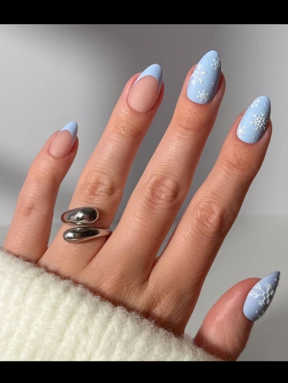 Glamnetic Snow Bunny Short Almond Press-On Nails